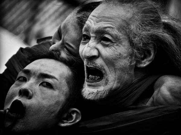 Photograph Tatsuo Suzuki Roar on One Eyeland